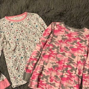 2 thermal long sleeved shirts